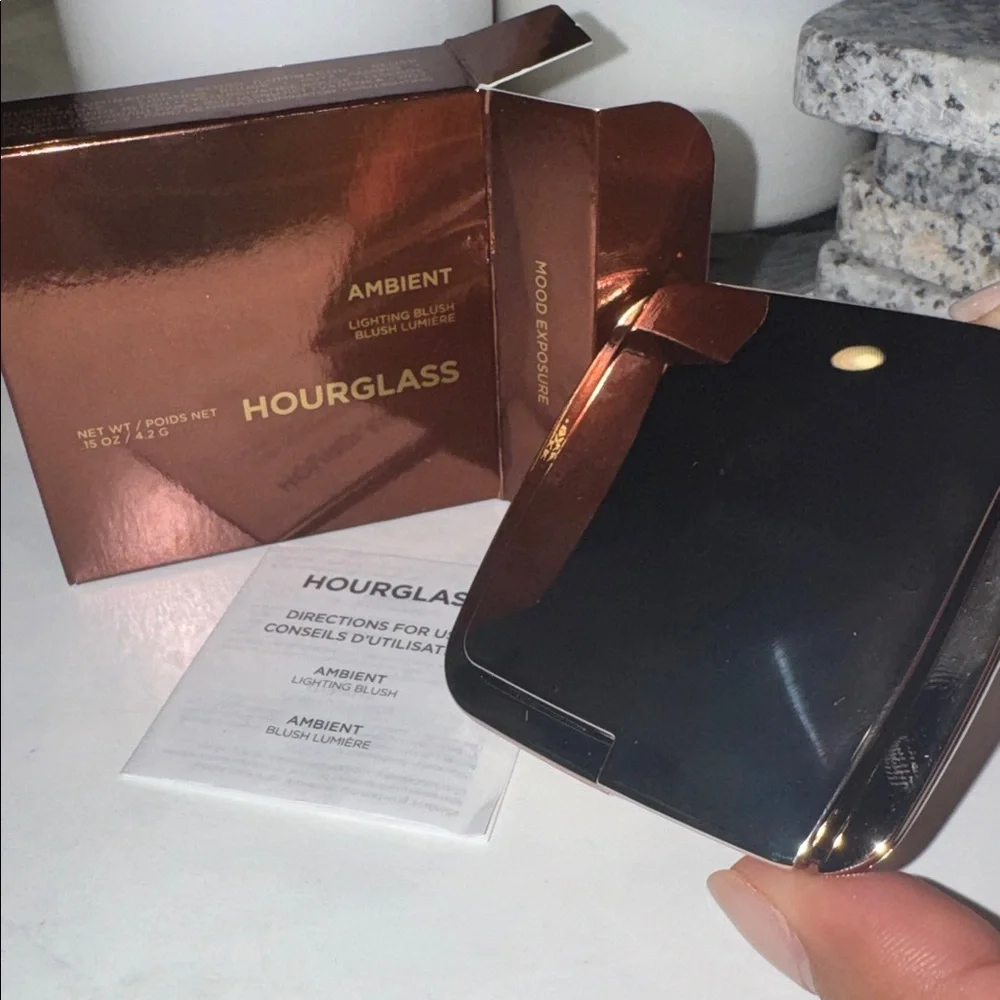 Hourglass Ambient Lighting Blush in Mood Exposure - Picture 2 of 2